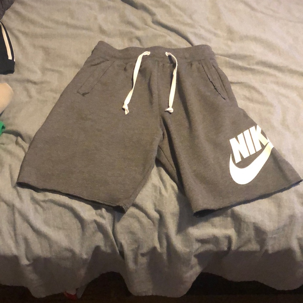 Nike Men’s Club Alumni Shorts